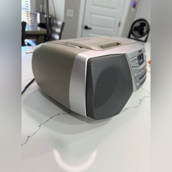 Sony Black and Silver Boombox with CD Player and Radio - Picture 3 of 6